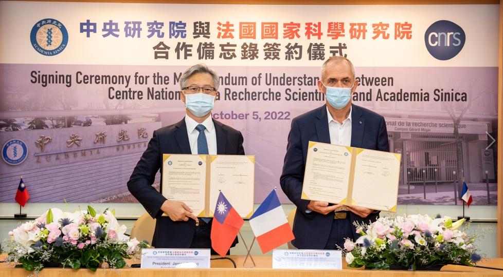 AS Renews MOU with CNRS.